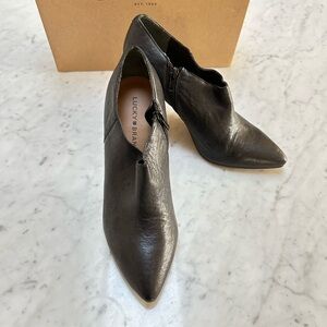 Black cameron leather shoes size 9. Lucky Brand